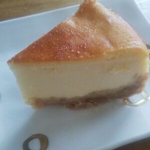 混ぜて焼くだけ、簡単チーズケーキ